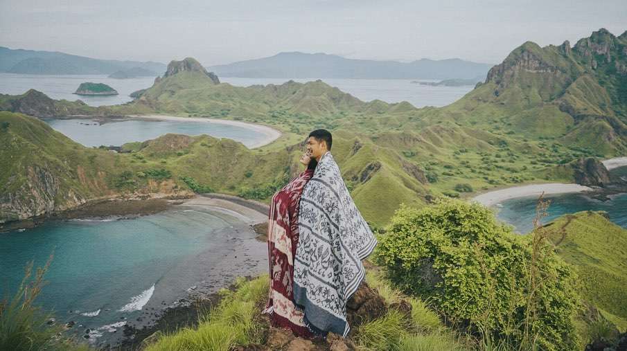 10 Potret Ririn Ekawati dan Ibnu Jamil Liburan Mesra di Labuan Bajo, Nempel Muluk Kayak ABG Pacaran!