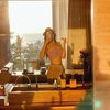 11 Gaya Mirror Selfie Ala Anya Geraldine yang Bisa Jadi Inspirasi Foto Cantik Kamu Nih