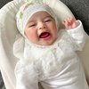 8 Potret Baby Guzel Anak Margin Wieheerm dan Ali Syakieb Pakai Kerudung, Gemes Banget lho!