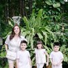 Resmi Cerai dari Jonathan Frizzy, Ini 10 Potret Dhena Devanka Bahagia Jadi Single Mom Asuh 3 Anak