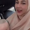 6 Potret Cantik Paula Verhoeven Pakai Hijab Syari, Minta Didoakan Supaya Dapat Hidayah