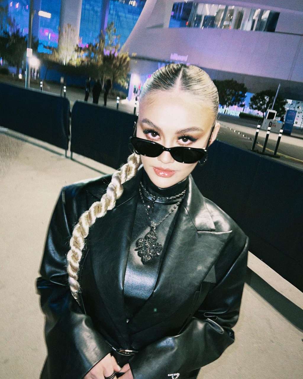 7 Potret Agnez Mo Hadiri Billboard Woman Music Awards, Mesra Didampingi Sang Pacar