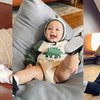 9 Gaya Santuy Baby Arshaka yang Udah Bisa Duduk Sendiri, Ganteng dan Gemoy Banget