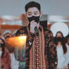 Bikin Halu Makin Lancar, Ini 12 Foto Editan Member EXO Pakai Batik yang Vibes-nya Lokal Banget