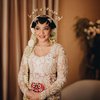 10 Potret Putri Tanjung Tampil Anggun dan Memesona Saat Akad, Detail Penampilannya Cantik Memukau!