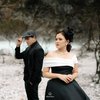 10 Pose Prewedding Pesinetron Masayu Clara dan Qausar Harta dengan Tema Korean Style