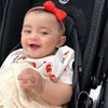 Mirip Mamanya, Berikut Ini 10 Potret Baby Guzel Anak Margin Wieheerm yang Udah Pinter Bergaya di Depan Kamera