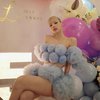 Lisa BLACKPINK Rayakan Ulang Tahun ke-25 Bareng Keluarga, Tampil Manis dengan Desain Gaun yang Unik