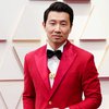 10 Potret Artis Hadiri Red Carpet Oscar 2022, Penampilannya Nyentrik dan Memukau Banget!