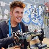 10 Editan Justin Bieber Jika Tinggal di Indonesia, Dari Tukang Sate Sampai Bekam karena Masuk Angin!