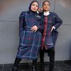 11 Potret Kebersamaan Tika dan Tiwi T2, Bakal Comeback Nyanyi Lagi Nih?