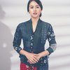 10 Potret Maudy Ayunda Tampil Anggun Memukau Pakai Batik dan  Kebaya, Memang Cocok Jadi Jubir Indonesia di G20