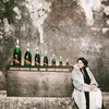 7 Potret Nikita Mirzani Kunjungi Tempat Pembuatan Champagne, Gayanya Classy Banget!