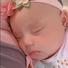 10 Potret Cantik Baby Ameena, Dari Abis Mandi Hingga Mau Nyusu sama Aurel Hermansyah