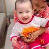 Potret 7 Bulan Baby Gendhis, Anak Nella Kharisma-Dody Harsa yang Dapat Julukan Bule Kediri