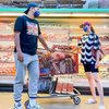 Belanja dengan Gaya! Potret 10 Selebriti Indonesia di Supermarket Pakai Daster Hingga Dandan Kece