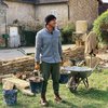 7 Potret Hamish Daud Liburan ke Prancis, Ikut Bantu Bawa Batu Untuk Bangun Rumah