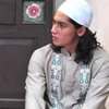 7 Selebriti Non Muslim Ini Bisa Baca Al-Quran, Ada yang Sampai Hafal Surat Pendek Loh!