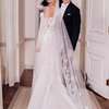 7 Potret Gaun Pernikahan Nicola Peltz dan Brooklyn Beckham, Klasik Khas 90-an