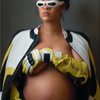 11 Potret Maternity Shoot Rihanna, Pamer Baby Bump Pakai Pakaian Ketat Serba Terbuka 