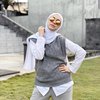Mama Millenial Banget, 10 Potret OOTD Hijab Kasual Nycta Gina yang Bisa Ditiru untuk Sehari-hari Nih!