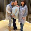 7 Pesona Maudy Koesnaedi Berhijab Saat Bukber Keluarga, Penampilannya Tuai Pujian Netizen