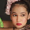 Pemotretan Terbaru Sandrinna Michelle Berdandan bak Gadis Prancis, Curi Perhatian Lewat Lipstik Merah Menyala