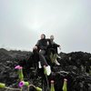 10 Potret Seru Liburan Natasha Rizky dan Ratna Galih ke Gunung hingga Basah di Air Terjun, Bestie Goals Banget!