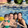 Foto Gemas Baby Sere Anak Kedua Sylvia Fully Berenang Bareng Keluarga, Ekspresinya Lucu Banget!