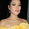 Potret Raisa Manggung Bareng Rizky Febian, Pakai Gaun Mewah Warna Kuning Disebut Mirip Princess Belle