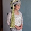 Pakai Adat Sunda, Ini Pesona Masayu Clara Saat Akad Nikah