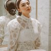 7 Potret Wika Salim Pakai Gaun Serba Putih, Memesona Bak Cinderella!