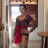 10 Potret Laksmi Shari De Neefe Puteri Indonesia 2022 Kenakan Pakaian Adat Bali, Anggun dan Penuh Kharisma