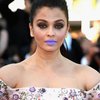 Dari Make Up Pucat Sampai Dress Yang Tak Serasi, Deretan Penampilan Aishwarya Rai di Cannes 2022 ini Dicela Warganet