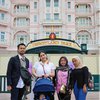 Potret Raffi Ahmad dan Nagita Slavina Jalan-Jalan ke Paris, Ajak Rafathar dan Rayyanza ke Disneyland