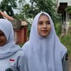 Ini Potret Gadis Desa Keturunan Inggris Waktu Berangkat ke Sekolah, Paras Cantiknya Bikin Salah Fokus