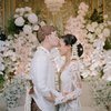 Mulai Prewedding Sampai Resepsi Pernikahan, Ini 7 Potret Jesse Choi Cium Mesra Kening Maudy Ayunda