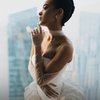 Elegan dan Berkelas, Ini 10 Potret Resepsi Pernikahan Eva Celia yang Mengusung Tema Classic White Wedding