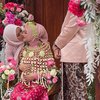 Potret Pengajian dan Siraman 7 Bulan Kehamilan Ria Ricis, Penuh Dekorasi Bunga Warna Pink!