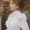 10 Potret Terbaru Wika Salim dengan Gaya Rambut Bondol, Cocok di Wajah dan Terlihat Makin Fresh