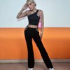 8 Potret Millen Cyrus Pakai Outfit Hitam Pamer Body Goals, Pesonanya Bikin Cewek Tulen Insecure