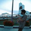 10 Momen Baby Ameena Putri Atta Aurel saat Nikmati Sunset di Bali, Kecil-Kecil Udah Jadi Anak Indie Nih