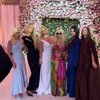 Ini Momen Pernikahan Britney Spears yang Dihadiri Sahabat Selebritinya, Mewah Bertabur Bunga!