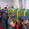 Potret Perjalanan Jenazah Eril Menuju Pemakaman, Sampai Diantar Kautan Manusia di Sepanjang Jalan 