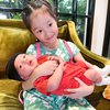 Potret Gemas Baby Don Anak Jessica Iskandar yang Baru Dibotakin, Kini Dibalur Seledri dan Lidah Buaya biar Rambutnya Tumbuh Lebat