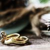 11 Potret Cincin Nikah Pasangan Selebriti, Miliki Arti yang Unik dan Mendalam