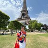 Gayanya Kece Abis, Ini 8 Potret Liburan Titi Kamal ke Paris Bareng Sang Mama