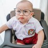 Bak Siswa Rajin, Ini Potret Cipung Pakai Seragam Sekolah dengan Kacamata yang Gemesin Banget!