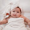 7 Potret Baby Xarena Anak Siti Bariah Ikat Handuk di Kepala, Gayanya yang Sadar Kamera Gemes Banget!