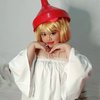 8 Potret Kekeyi Kenakan Baju Sabrina dengan Rambut Pendek, Corong Merah Pun Jadi Topi!